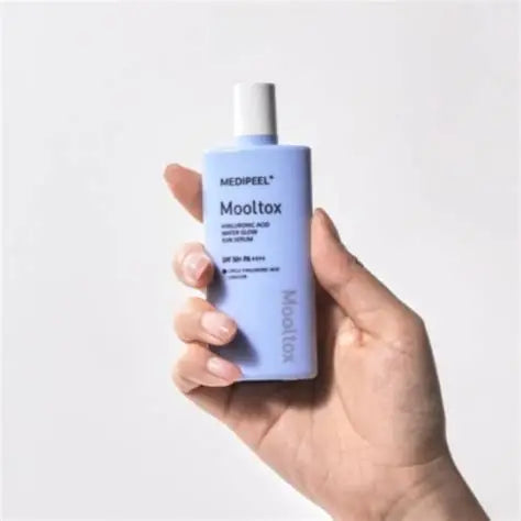 MEDIPEEL Солнцезащитная сыворотка для лица Mooltox Hyaluronic Acid Water Glow SPF50+ PA++++, 52 мл